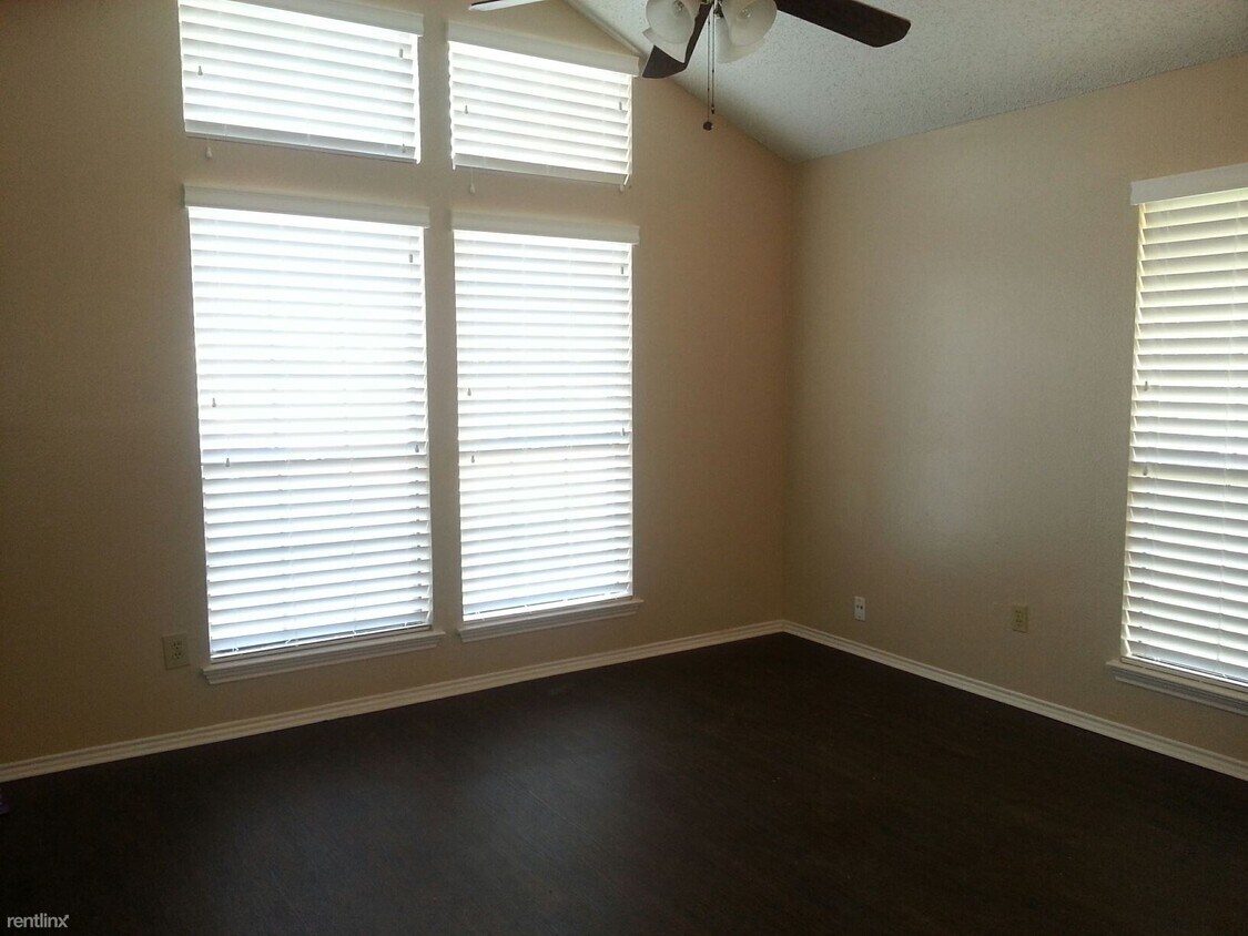 Foto del edificio - 2 br, 2 bath 4plex - 111 Peachtree Court B