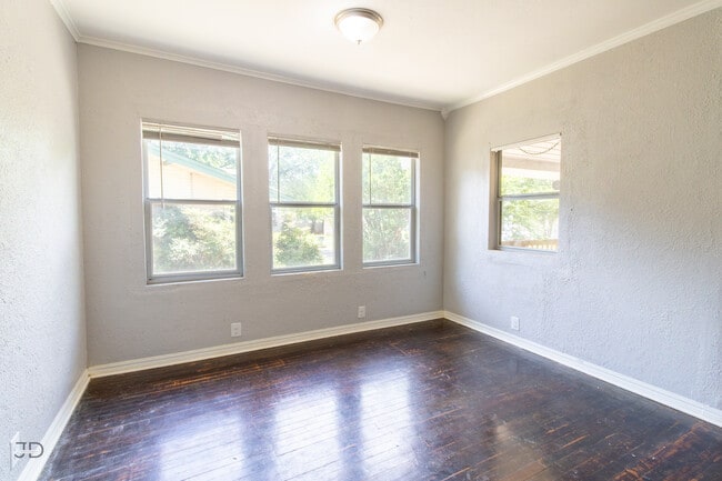 Building Photo - 1611 Garfield St
