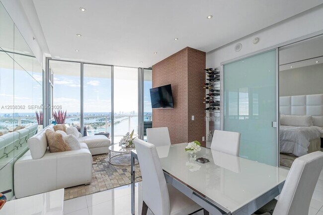 Foto del edificio - 1100 Biscayne Blvd