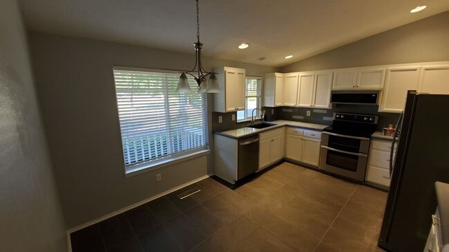 Foto del edificio - North Albany 3 Bedroom - Available in October