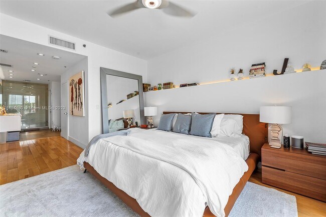 Building Photo - 2523 Fisher Island Dr