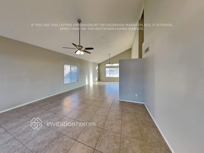 Building Photo - 15917 W Cottonwood St