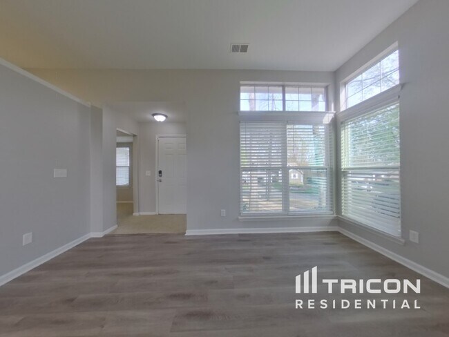 Foto del edificio - 1825 Golden Heights Ct