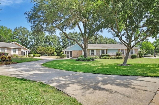 Building Photo - 2410 S Glen Eagles Dr