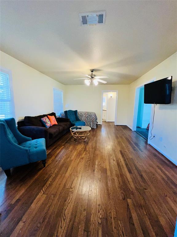 Foto del edificio - 511 Graceland St