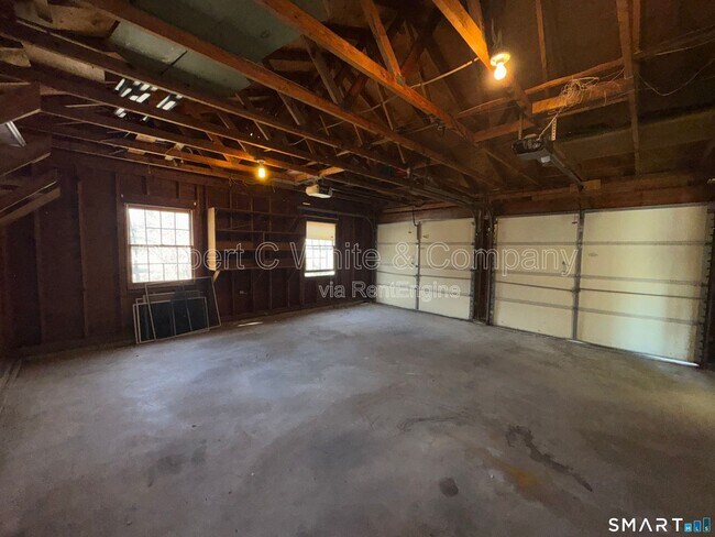 Foto del edificio - 1 Burlington Rd