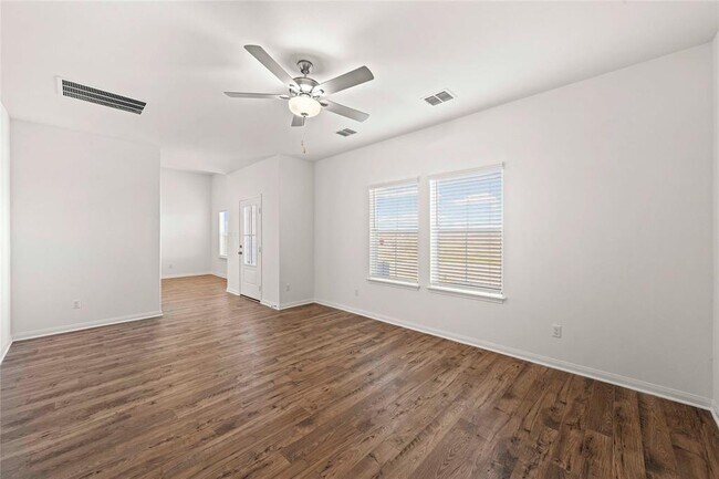 Building Photo - 116 Desert Hare Dr