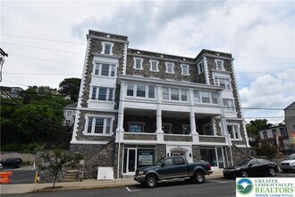 Building Photo - 75 S Main St