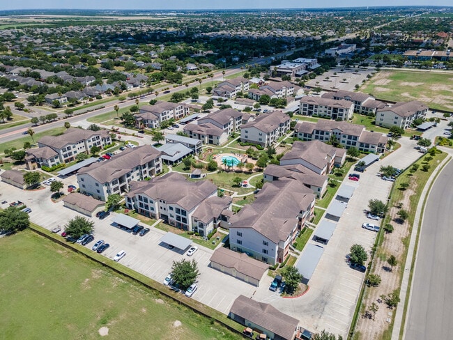 Building Photo - Plantation Apartments