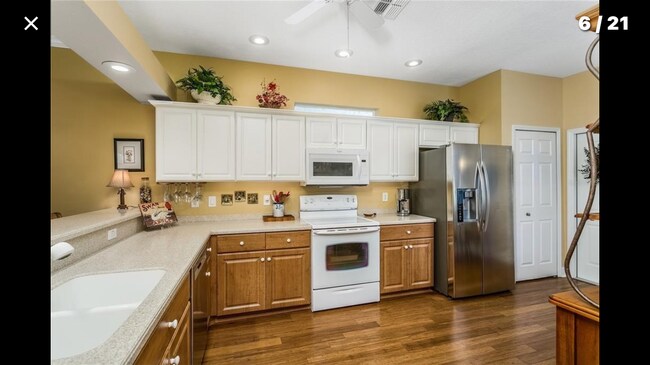 Building Photo - 7339 Cleopatra Dr