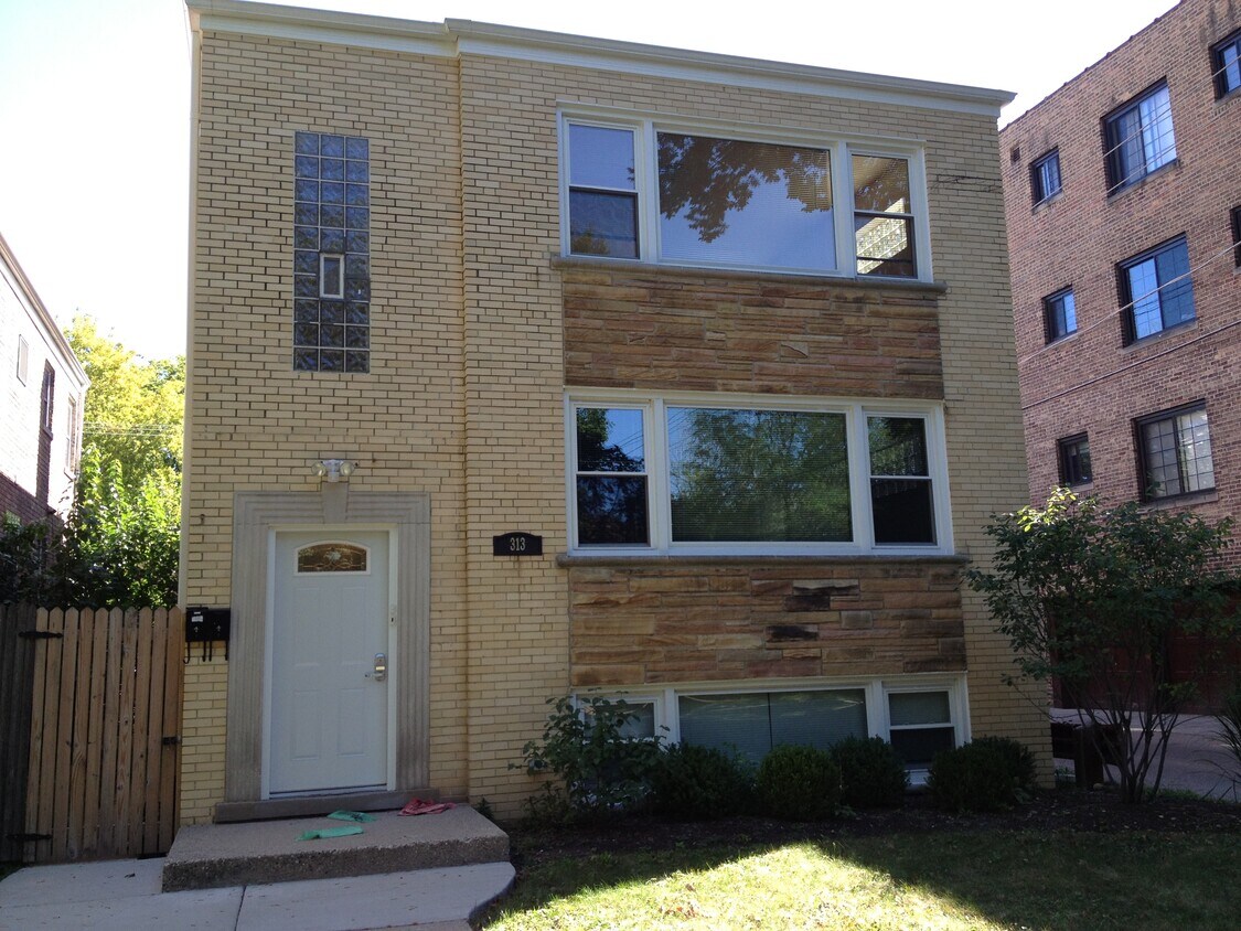 Primary Photo - 313 Custer Ave
