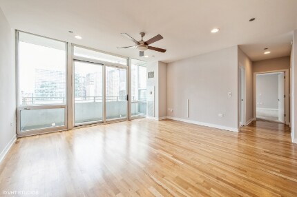 Foto del edificio - 737 W Washington Blvd