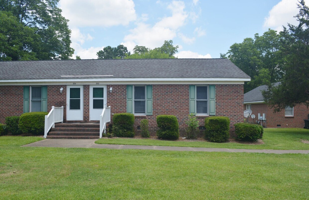 Primary Photo - 2 Bed/ 1 Bath Duplex in Downtown Lillington