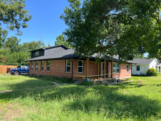 Building Photo - 1017 Tosch Ln