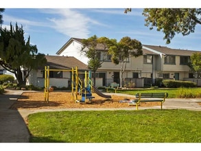 Building Photo - 4562 Reyes Dr