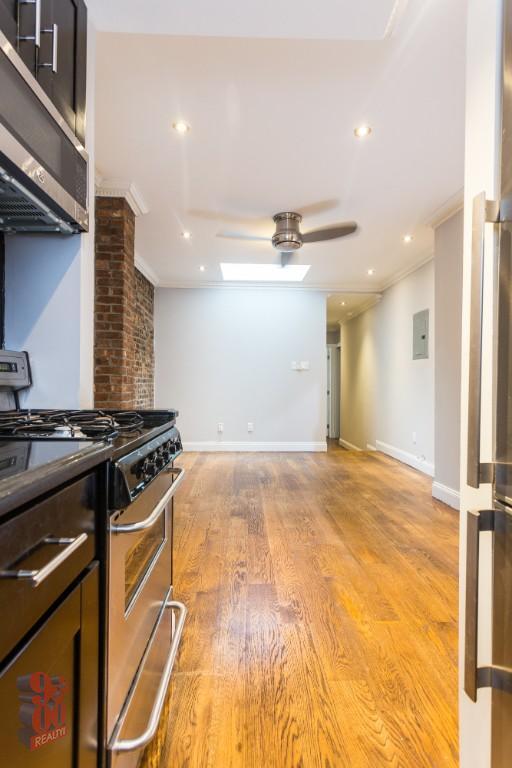 Foto del edificio - 437 W 53rd St