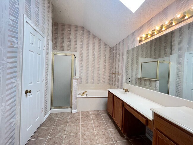 Foto del edificio - Beautiful 2-Story 4/2.5/1 West Plano Home ...