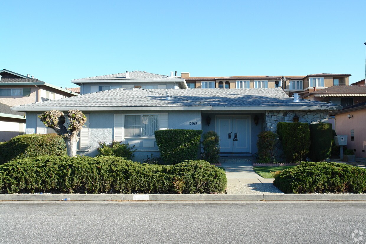 Building Photo - 3167 Neal Ave