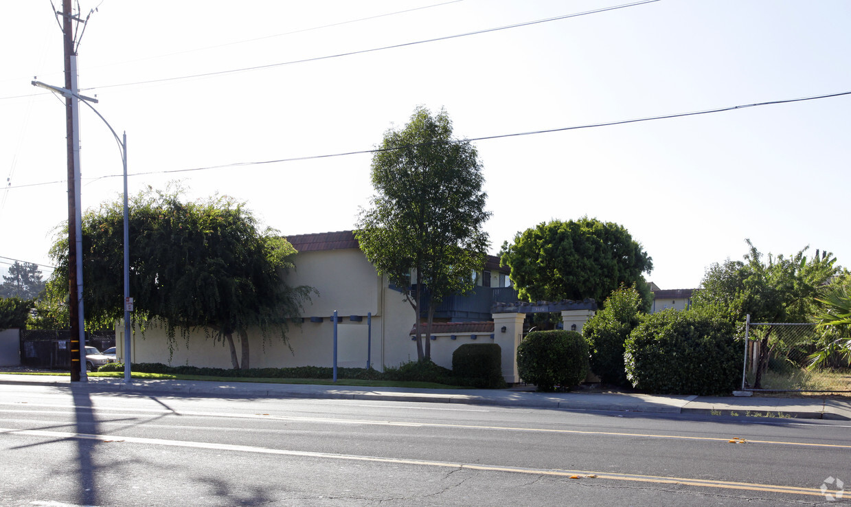 Foto del edificio - 3770 Mckee Rd