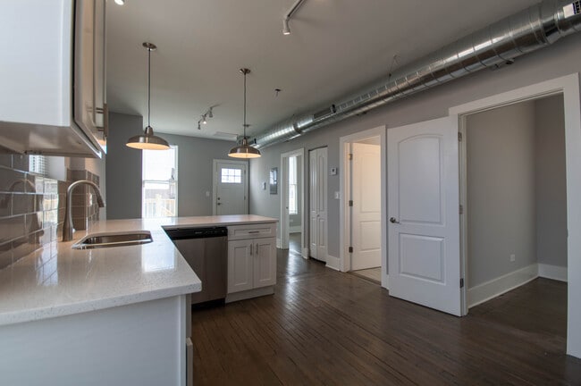 Building Photo - 2117 W 18th St