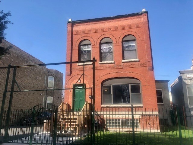 Building Photo - 2536 S Millard Ave