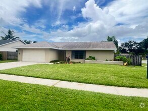 Building Photo - 174 Parkwood Dr