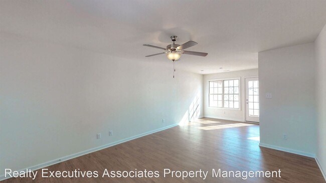 Foto del edificio - 450 Tittsworth Springs Rd