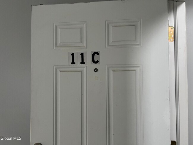 Foto del edificio - 11-21-21 Ashdown Rd