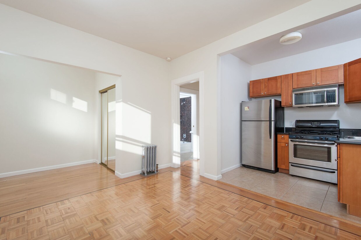 Primary Photo - 1547 Clay St