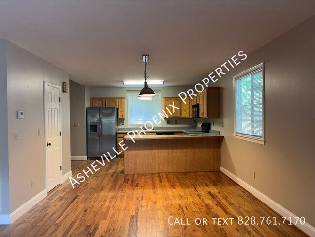 Building Photo - 445 Sand Hill Rd