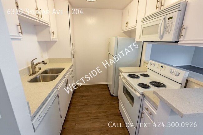 Building Photo - 6310 Sylmar Ave