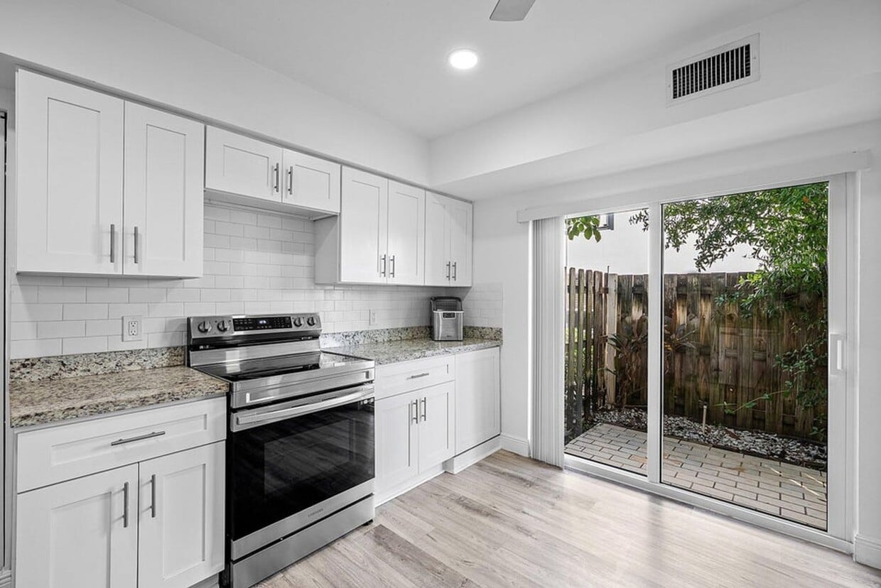 Photo - 6165 Old Court Road 123, Boca Raton, FL 33433