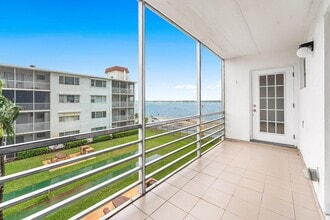 Building Photo - 4500 N Flagler Dr