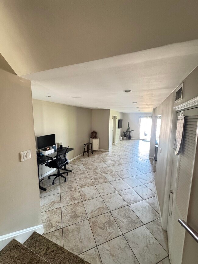 Foto del edificio - 6505 Liberty Ave
