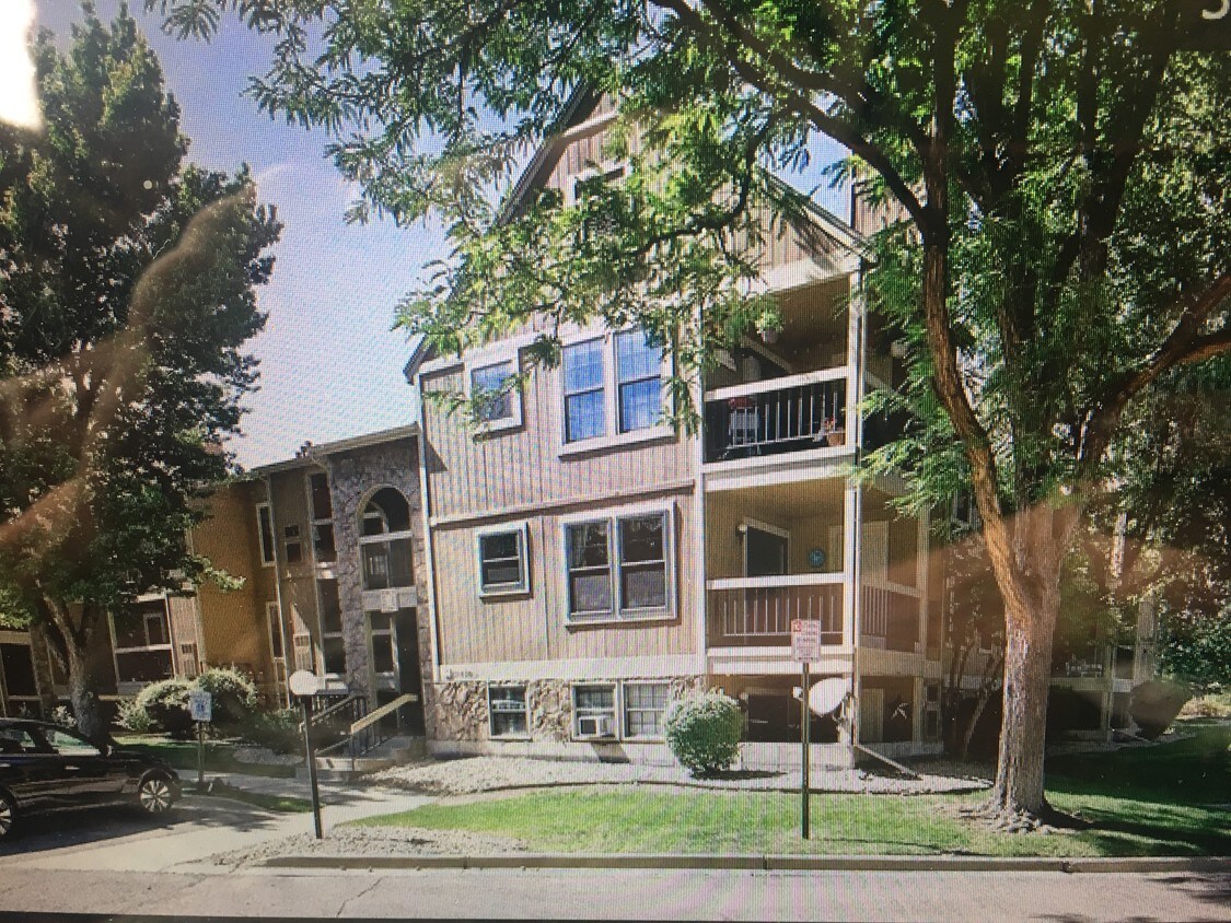 Primary Photo - 10930 W Florida Ave