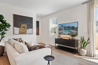 Building Photo - 5000 Avenida Lugano