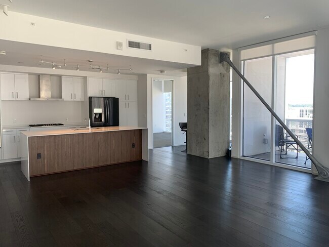 Upgraded appliances - 301 West Ave