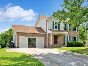 Building Photo - 1025 Roedeer Dr