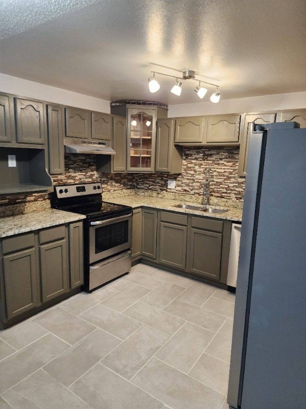 Building Photo - 2050 Del Mar Dr