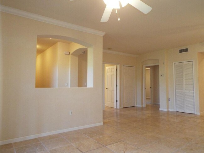 Building Photo - 13100 Bella Casa Cir