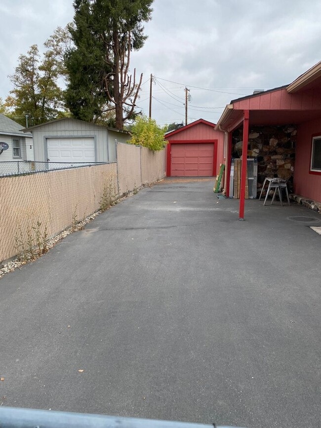 Building Photo - Newly Remodeled 3 bedroom 1 bath house