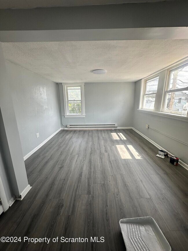 Building Photo - 483 Dana St