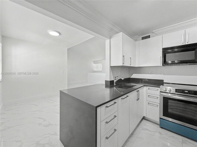 Building Photo - 10010 NW 9th Street Cir