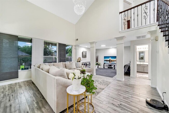 Foto del edificio - 7107 Cornflower Ln
