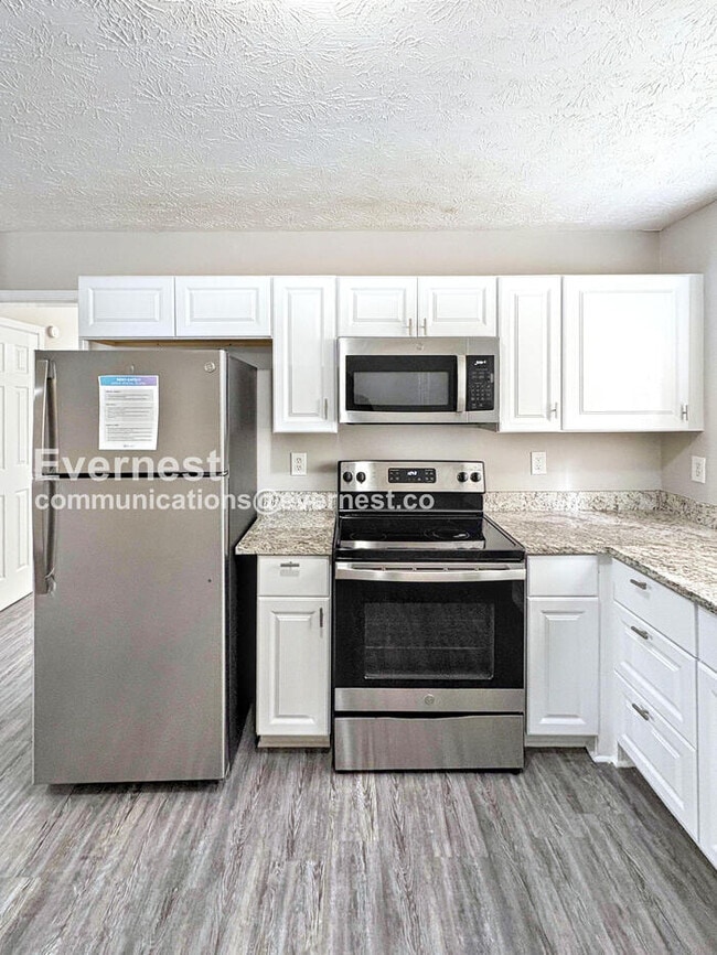 Building Photo - 9251 Club View Trace