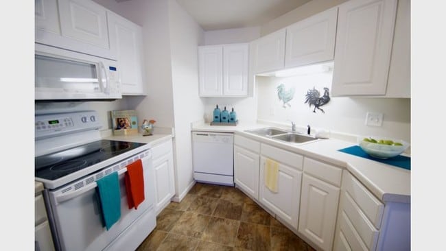 Building Photo - Winfield Townhomes