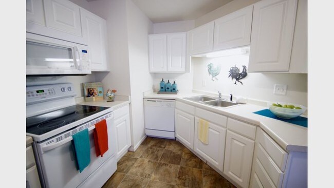 Foto del edificio - Winfield Townhomes