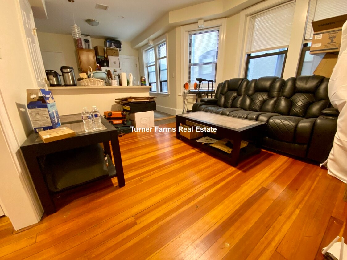 Primary Photo - 885 Massachusetts Ave