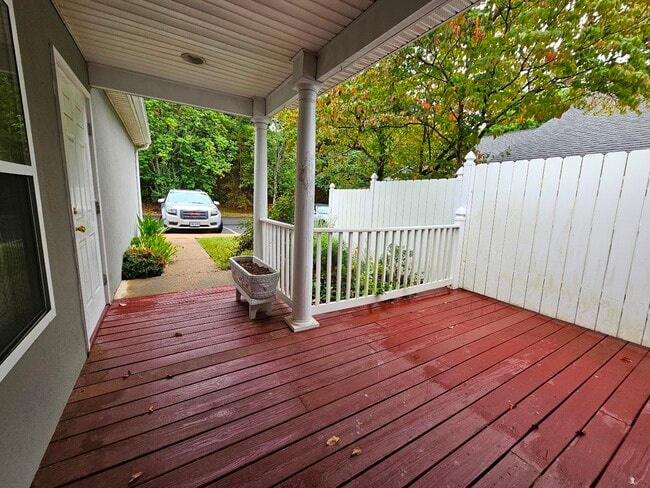 Building Photo - 602 Mockingbird Way