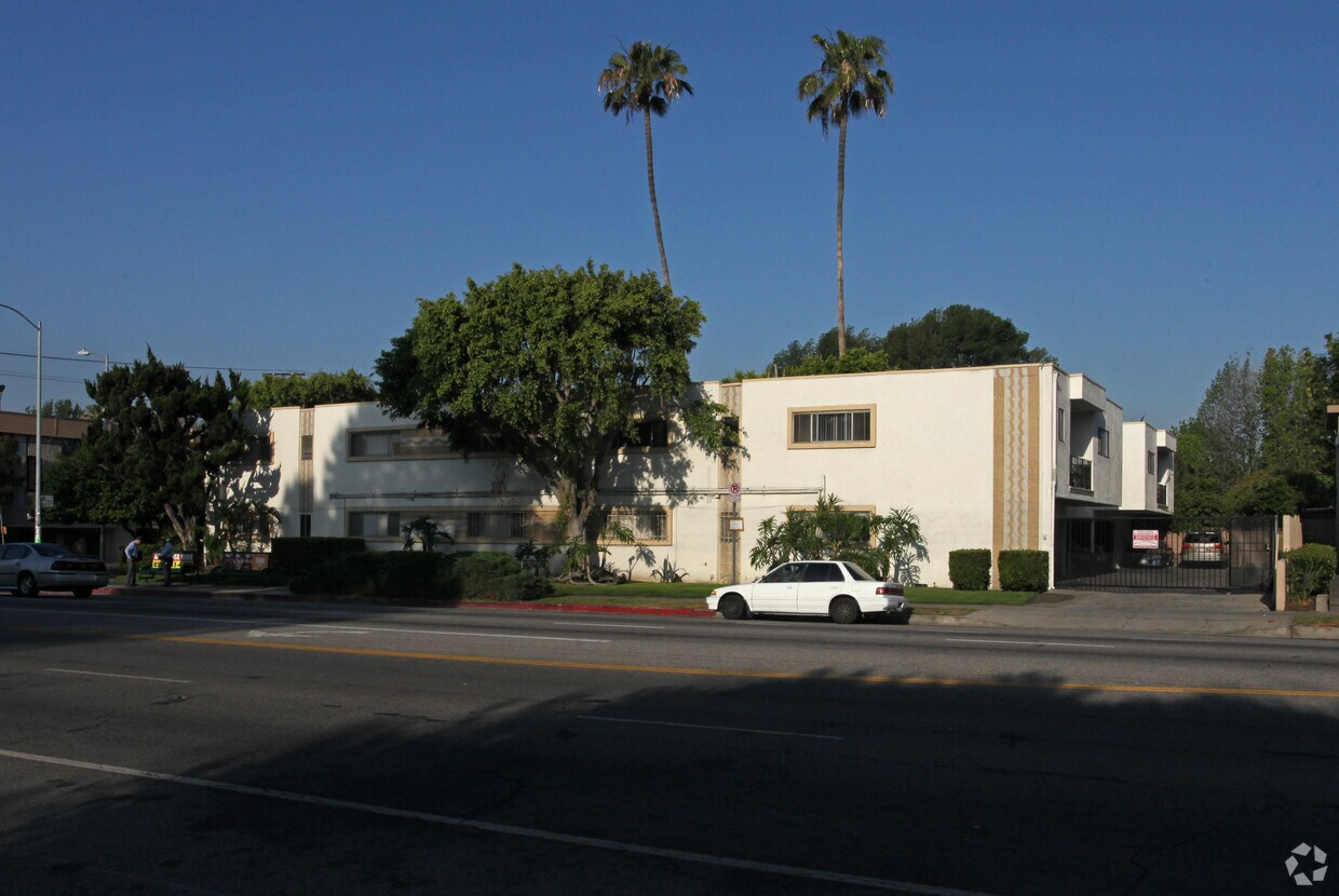 Primary Photo - 13707 Hart St
